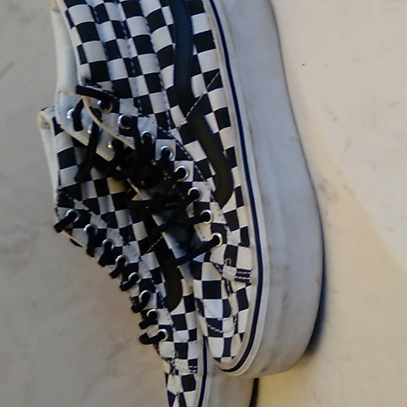 Vans - Picture 4 of 6